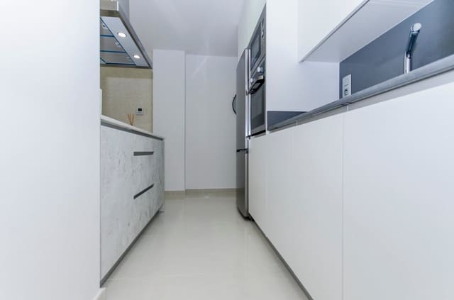 2 bedroom Apartment for sale in Centro, Torrevieja with pool - € 198,950 (Ref: 9409562)