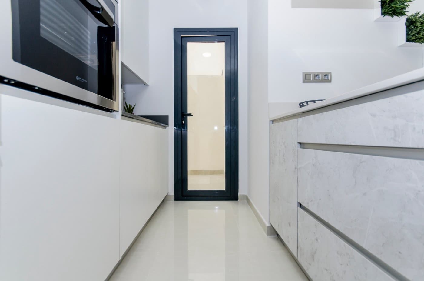 2 bedroom Apartment for sale in Torrevieja with pool - € 198,950 (Ref: 9409562)