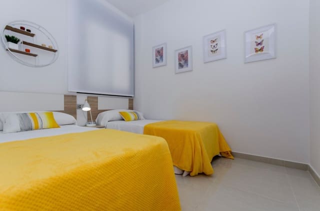 2 bedroom Apartment for sale in Centro, Torrevieja with pool - € 198,950 (Ref: 9409562)