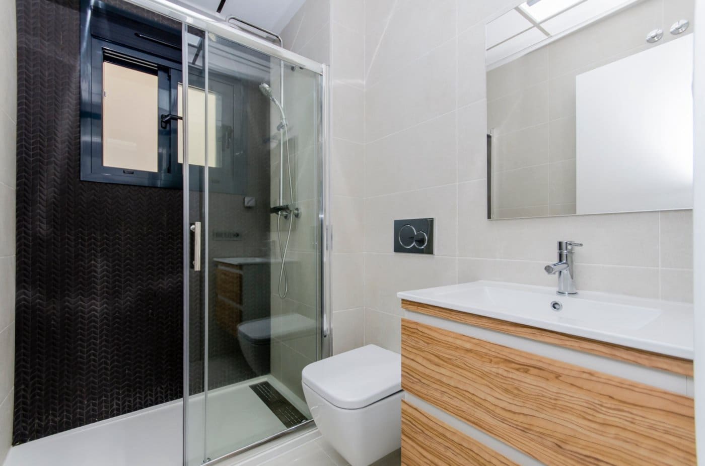 2 bedroom Apartment for sale in Torrevieja with pool - € 198,950 (Ref: 9409562)