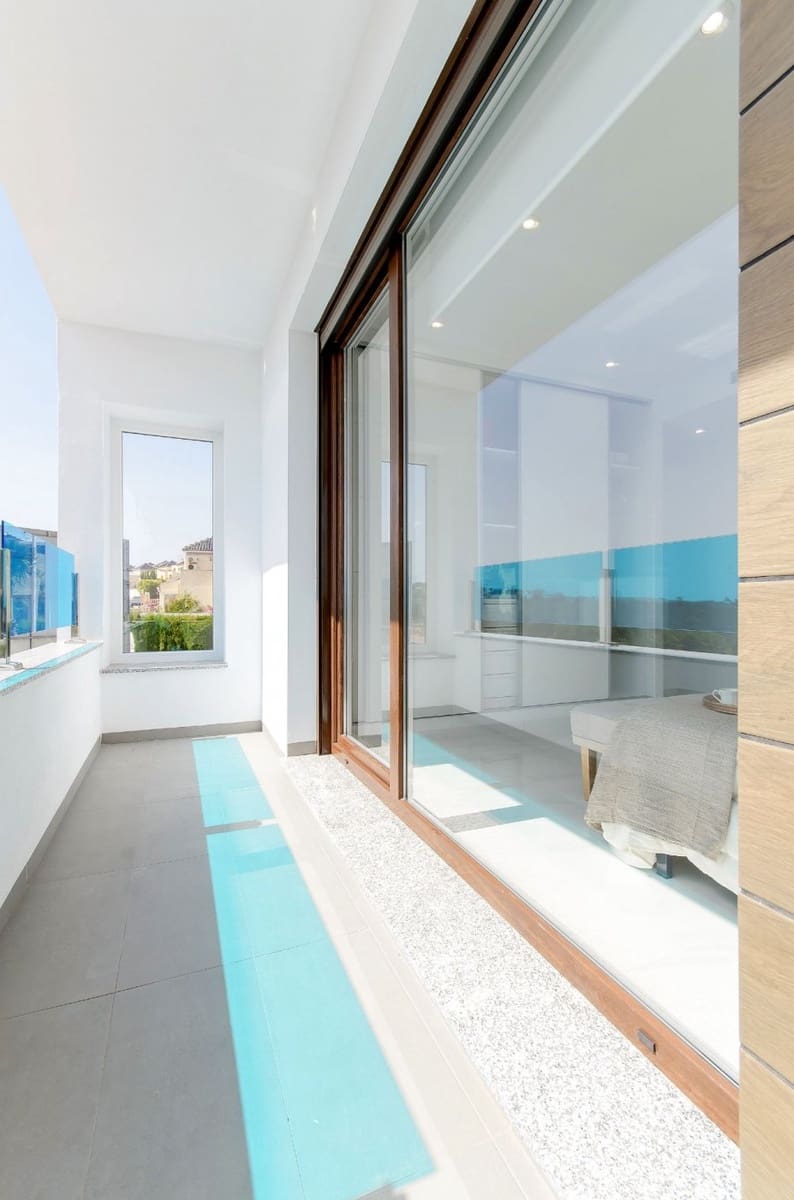 3 Zimmer Reihenhaus zu verkaufen in Los Balcones mit Pool - 304.000 € (Ref: 9409575)