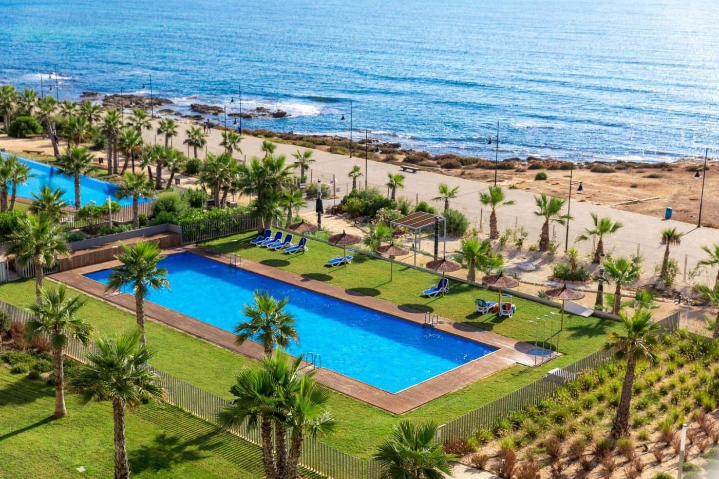 3 bedroom Apartment for sale in Punta Prima with pool - € 370,000 (Ref: 9409579)