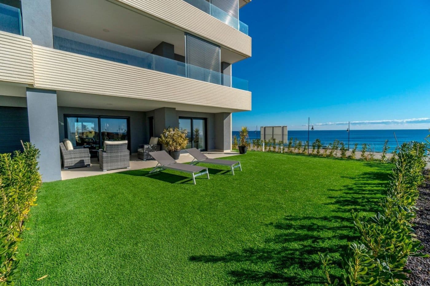 3 bedroom Apartment for sale in Punta Prima with pool - € 370,000 (Ref: 9409579)