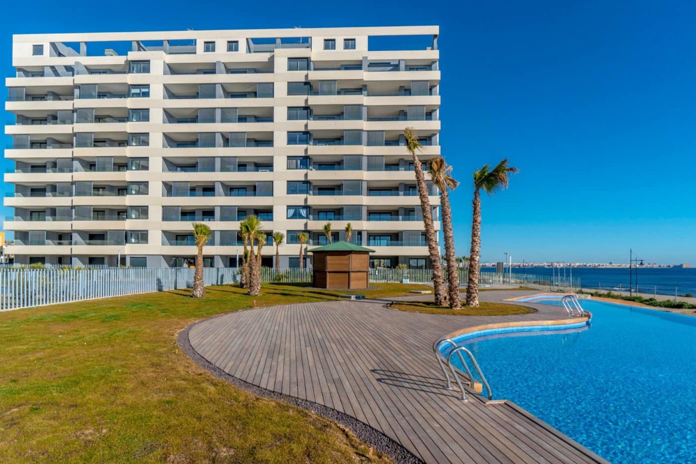 3 bedroom Apartment for sale in Punta Prima with pool - € 370,000 (Ref: 9409579)