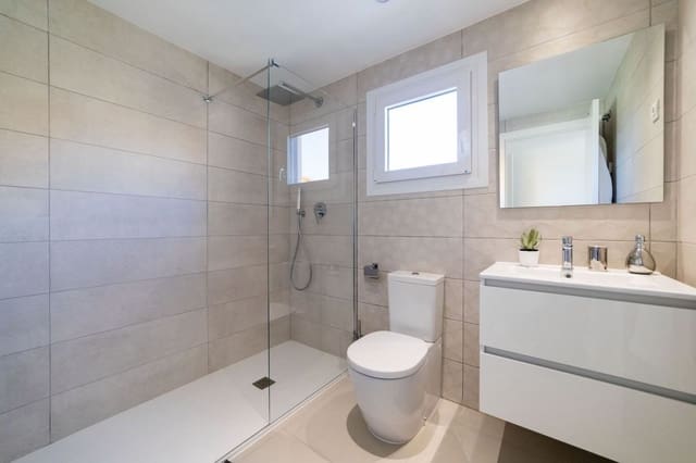 3 chambre Appartement à vendre à Punta Prima, Torrevieja avec piscine - 399 000 € (Ref: 9409580)