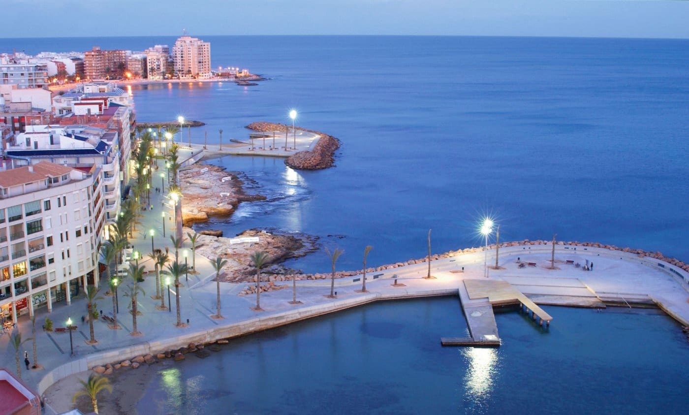 3 bedroom Apartment for sale in Punta Prima with pool - € 399,000 (Ref: 9409580)