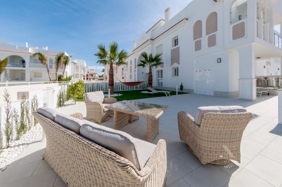 2 sypialnia Apartament na sprzedaż w Dona Pepa z basenem garażem - 243 660 € (Ref: 9409585)