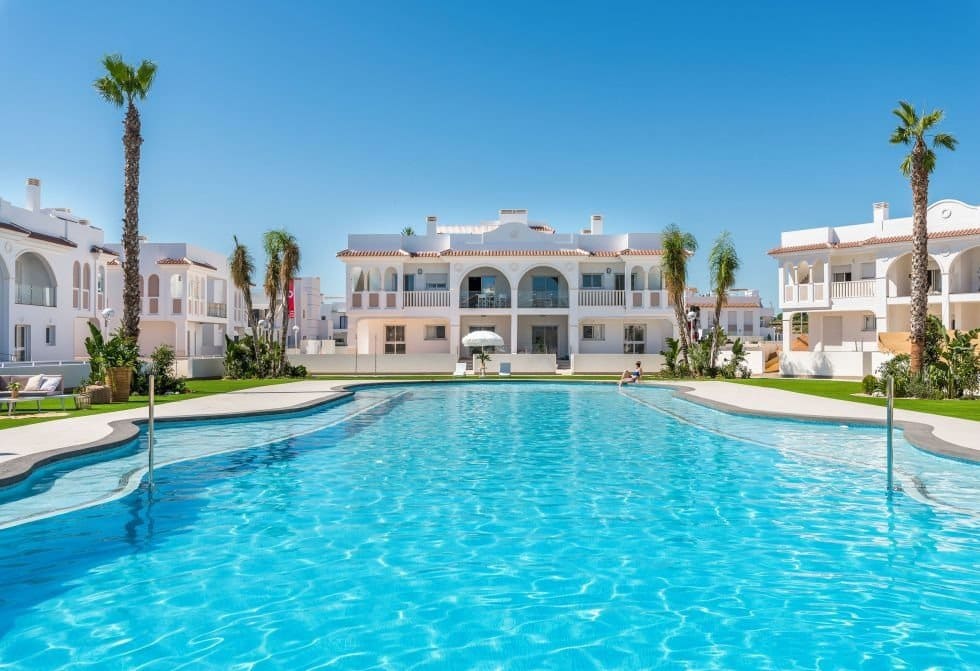 2 sypialnia Apartament na sprzedaż w Dona Pepa z basenem garażem - 260 000 € (Ref: 9409589)