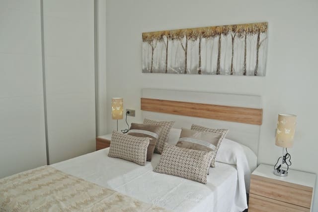 3 soverom Villa til salgs i Los Alcázares med svømmebasseng - € 275 000 (Ref: 9409604)