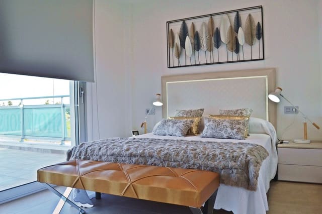 3 soverom Villa til salgs i Los Alcázares med svømmebasseng - € 275 000 (Ref: 9409604)