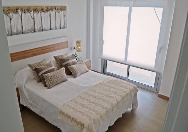 3 soverom Villa til salgs i Los Alcázares med svømmebasseng - € 275 000 (Ref: 9409604)