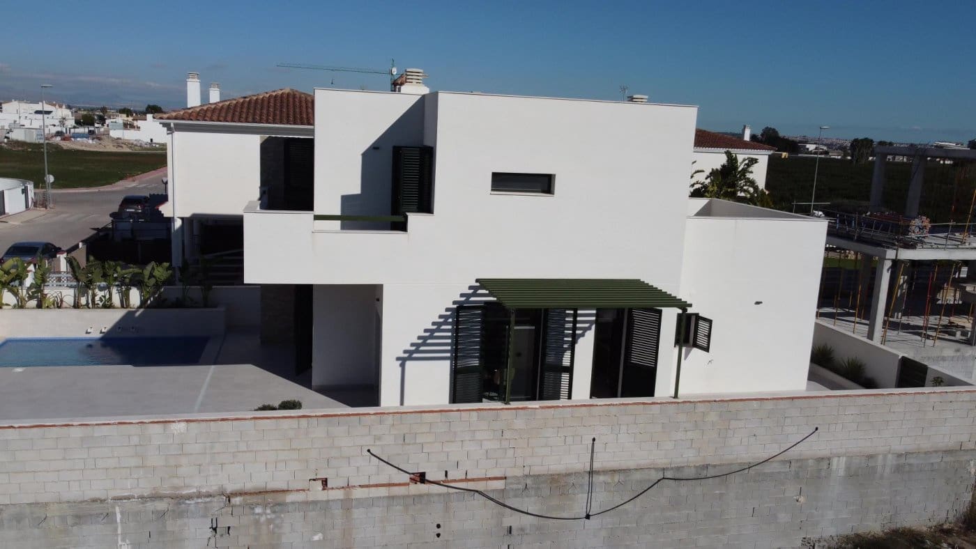 3 bedroom Villa for sale in Daya Nueva with pool - € 307,000 (Ref: 9409623)