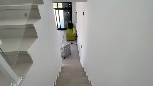 3 sovrum Villa till salu i Daya Nueva med pool - 326 000 € (Ref: 9409624)