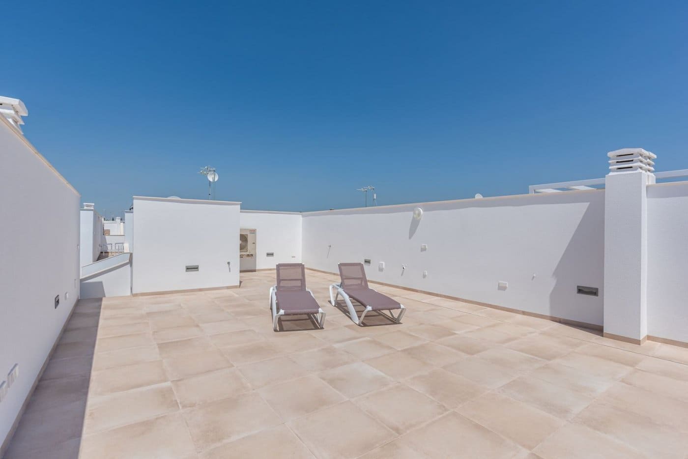 2 soveværelse Villa til salg i Pilar de la Horadada med swimmingpool - € 239.900 (Ref: 9409631)