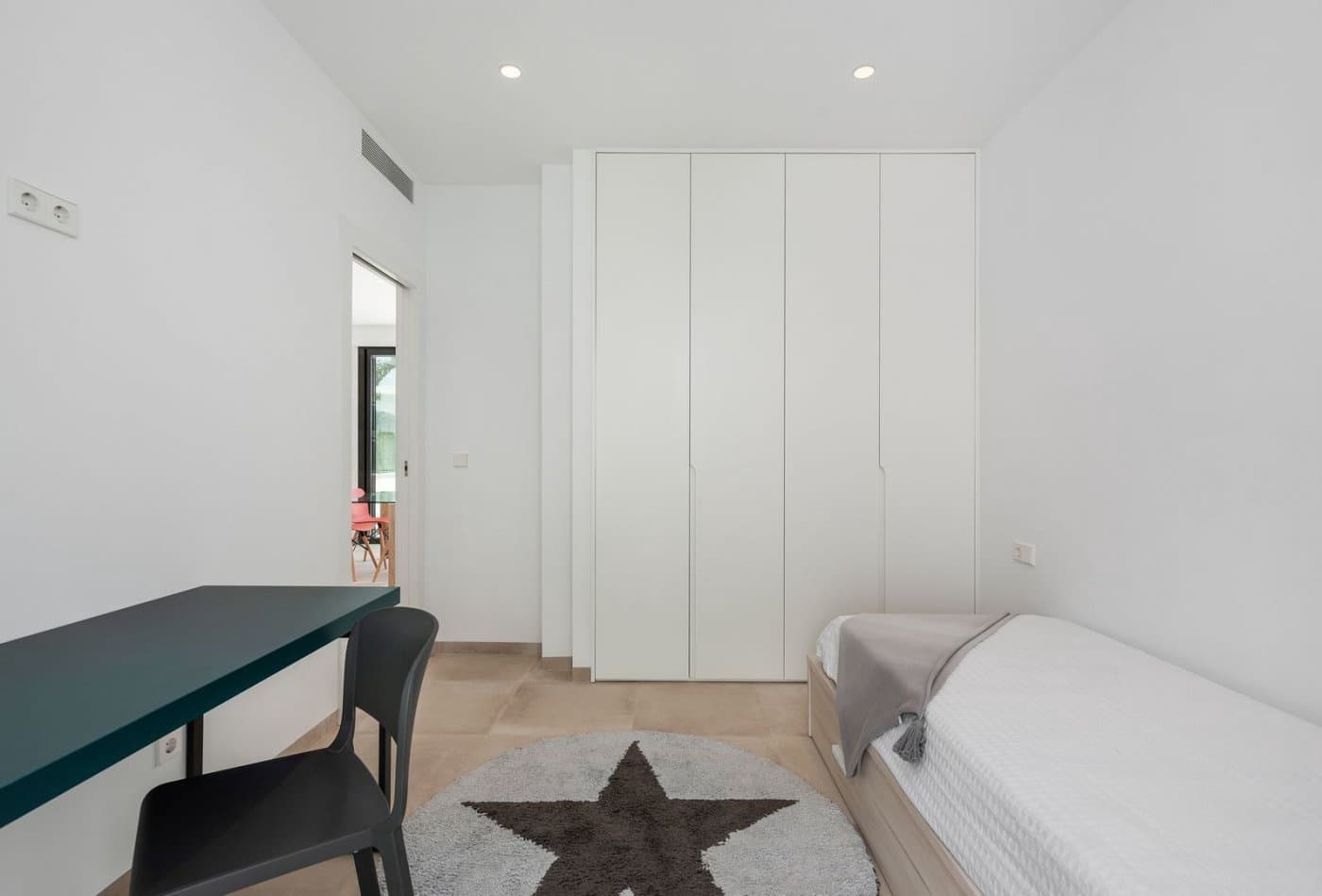 Chalet de 3 habitaciones en Pilar de la Horadada en venta con piscina - 519.900 € (Ref: 9409632)