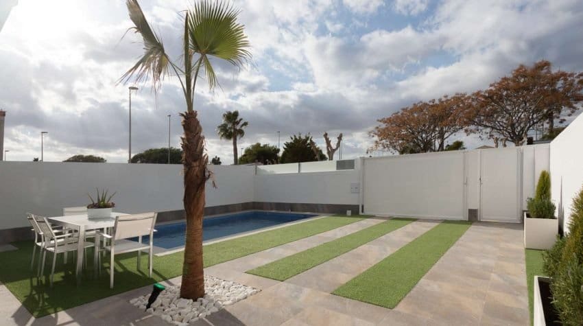 3 bedroom Villa for sale in San Pedro del Pinatar with pool - € 349,000 (Ref: 9409634)