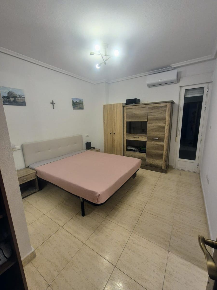 Apartamento de 3 habitaciones en Torrevieja en venta - 129.000 € (Ref: 9409670)