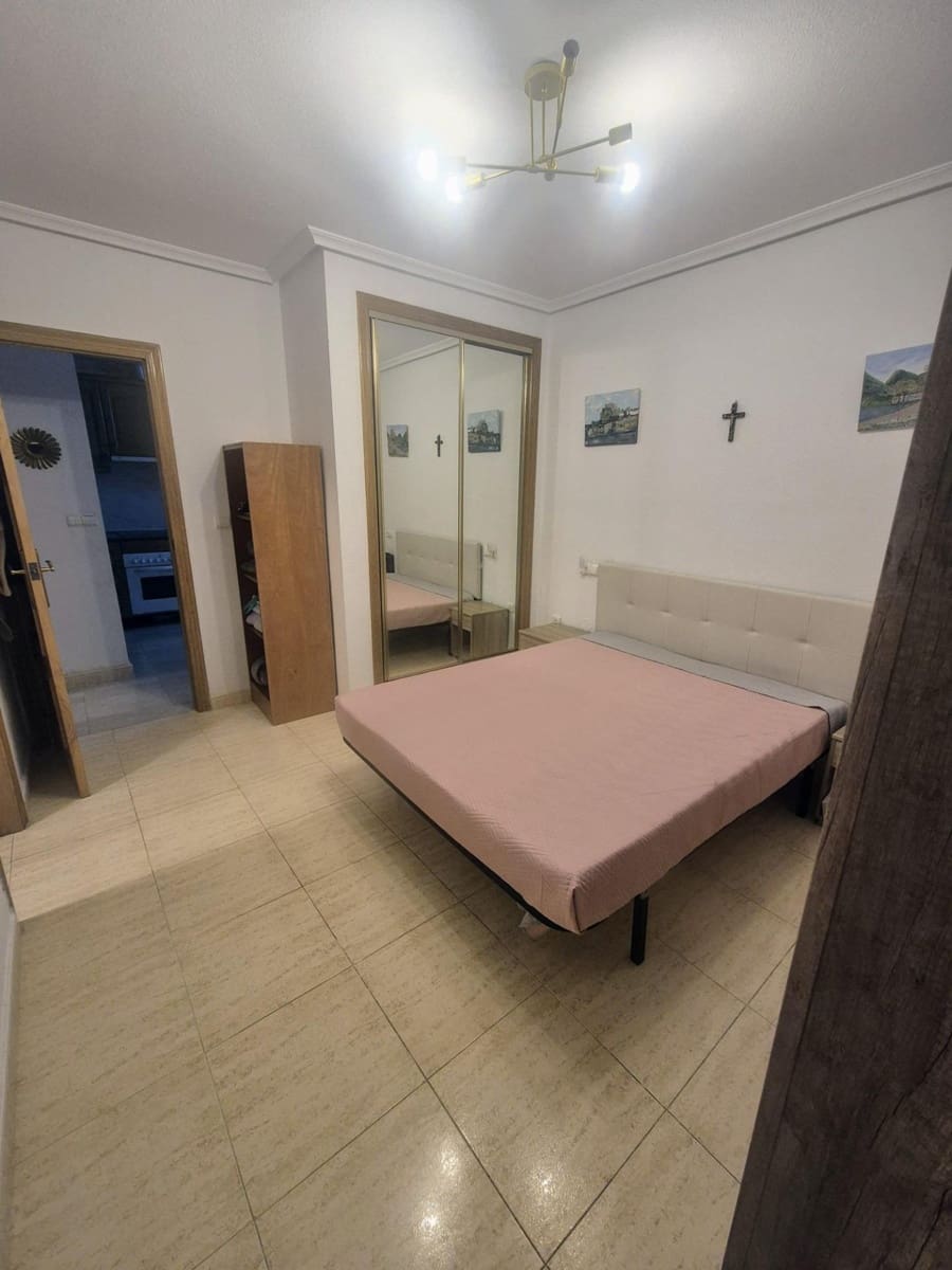 Apartamento de 3 habitaciones en Torrevieja en venta - 129.000 € (Ref: 9409670)