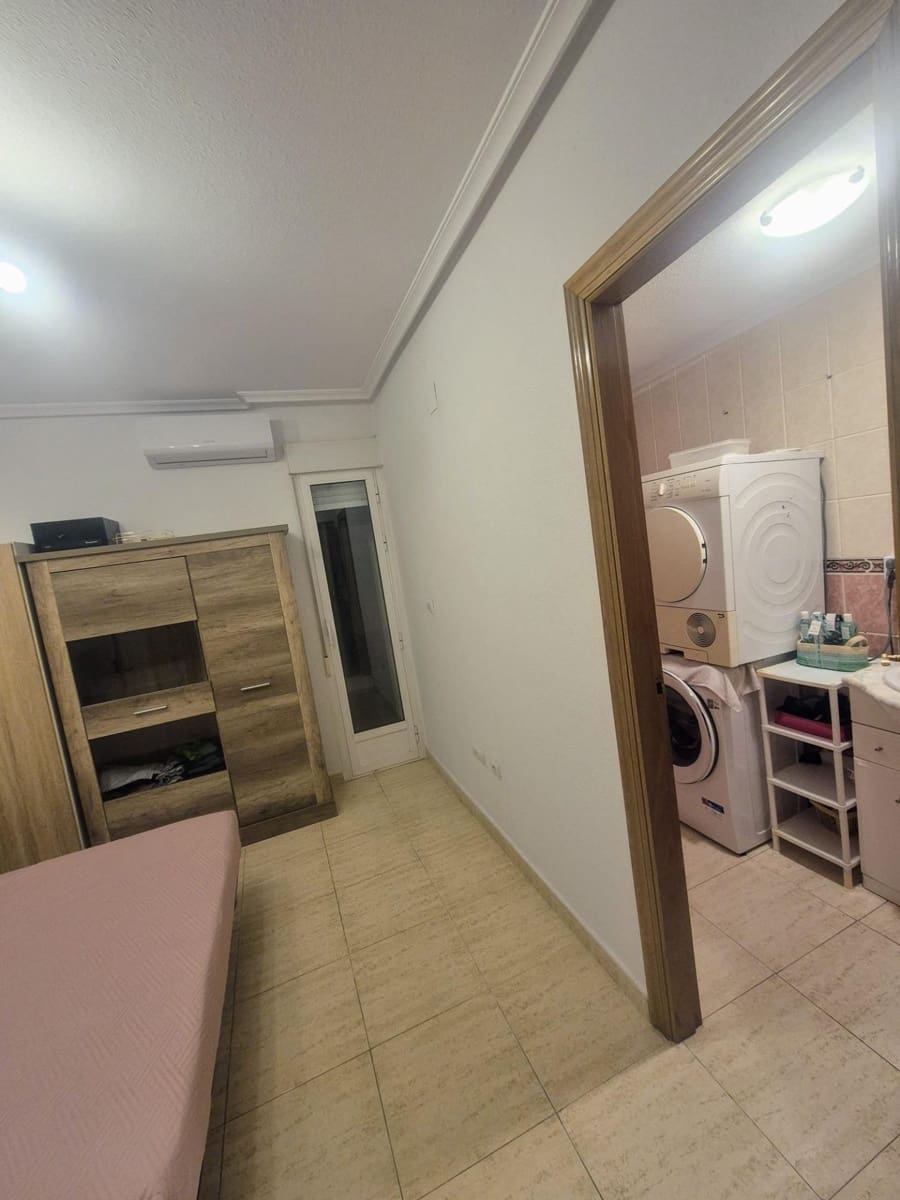 Apartamento de 3 habitaciones en Torrevieja en venta - 129.000 € (Ref: 9409670)