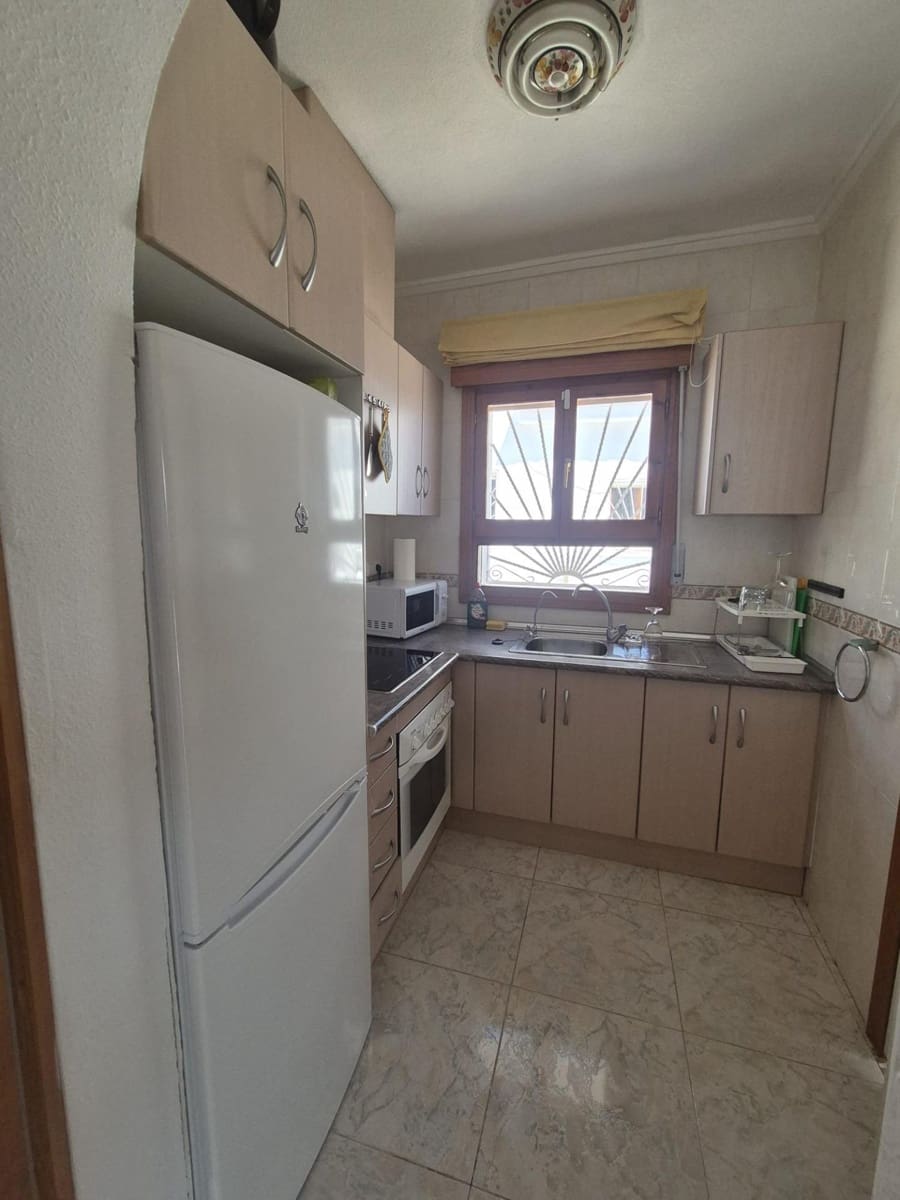 4 makuuhuone Paritalo myytävänä paikassa La Marquesa mukana uima-altaan - 459 000 € (Ref: 9409671)