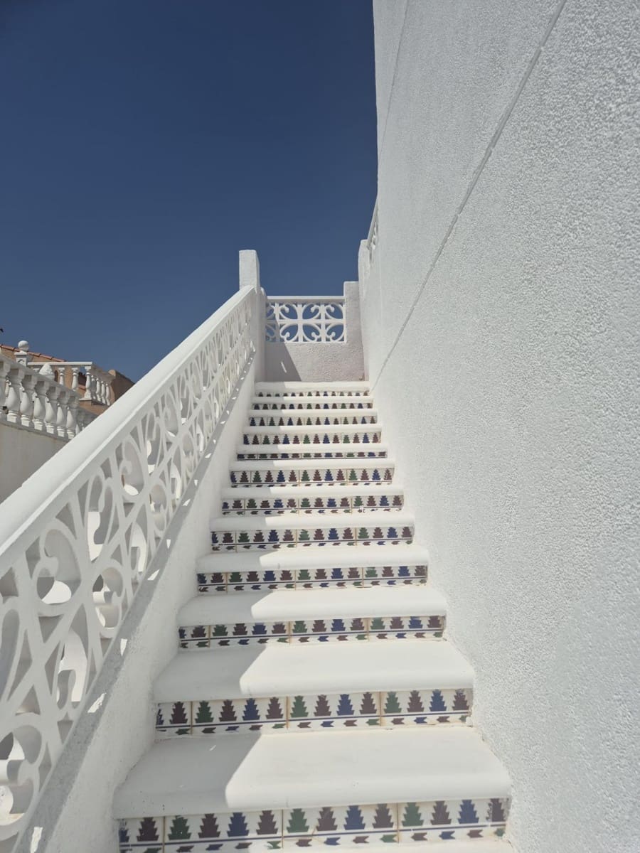 4 makuuhuone Paritalo myytävänä paikassa La Marquesa mukana uima-altaan - 459 000 € (Ref: 9409671)