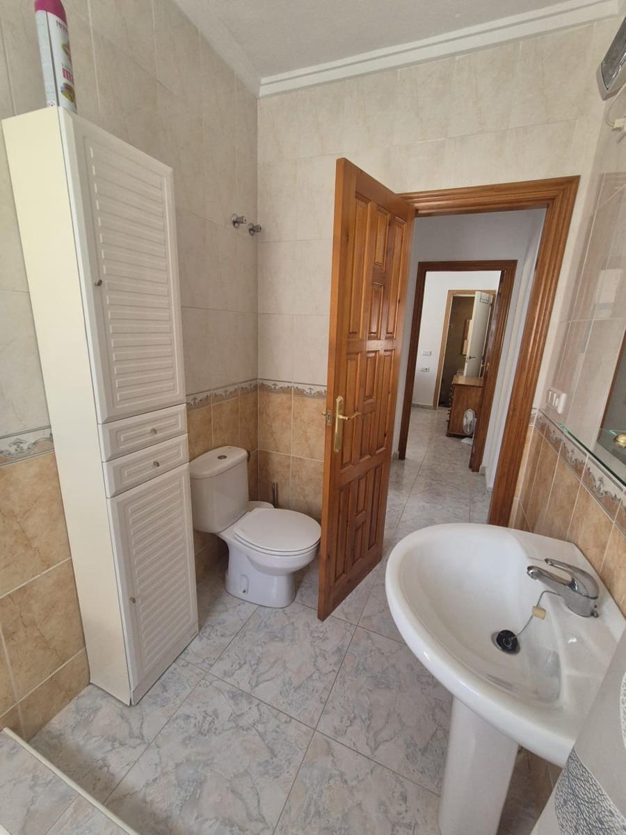 4 makuuhuone Paritalo myytävänä paikassa La Marquesa mukana uima-altaan - 459 000 € (Ref: 9409671)