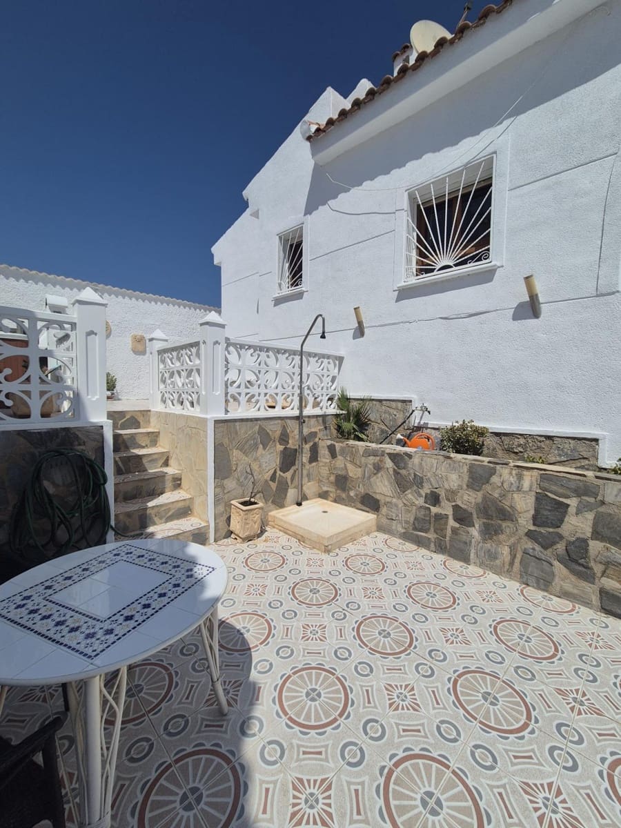 4 makuuhuone Paritalo myytävänä paikassa La Marquesa mukana uima-altaan - 459 000 € (Ref: 9409671)