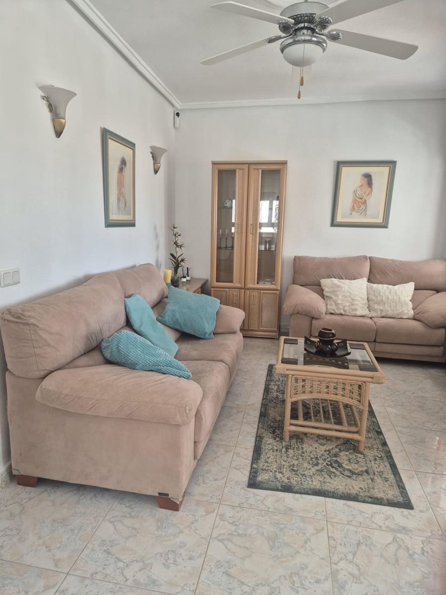 4 makuuhuone Paritalo myytävänä paikassa La Marquesa mukana uima-altaan - 459 000 € (Ref: 9409671)