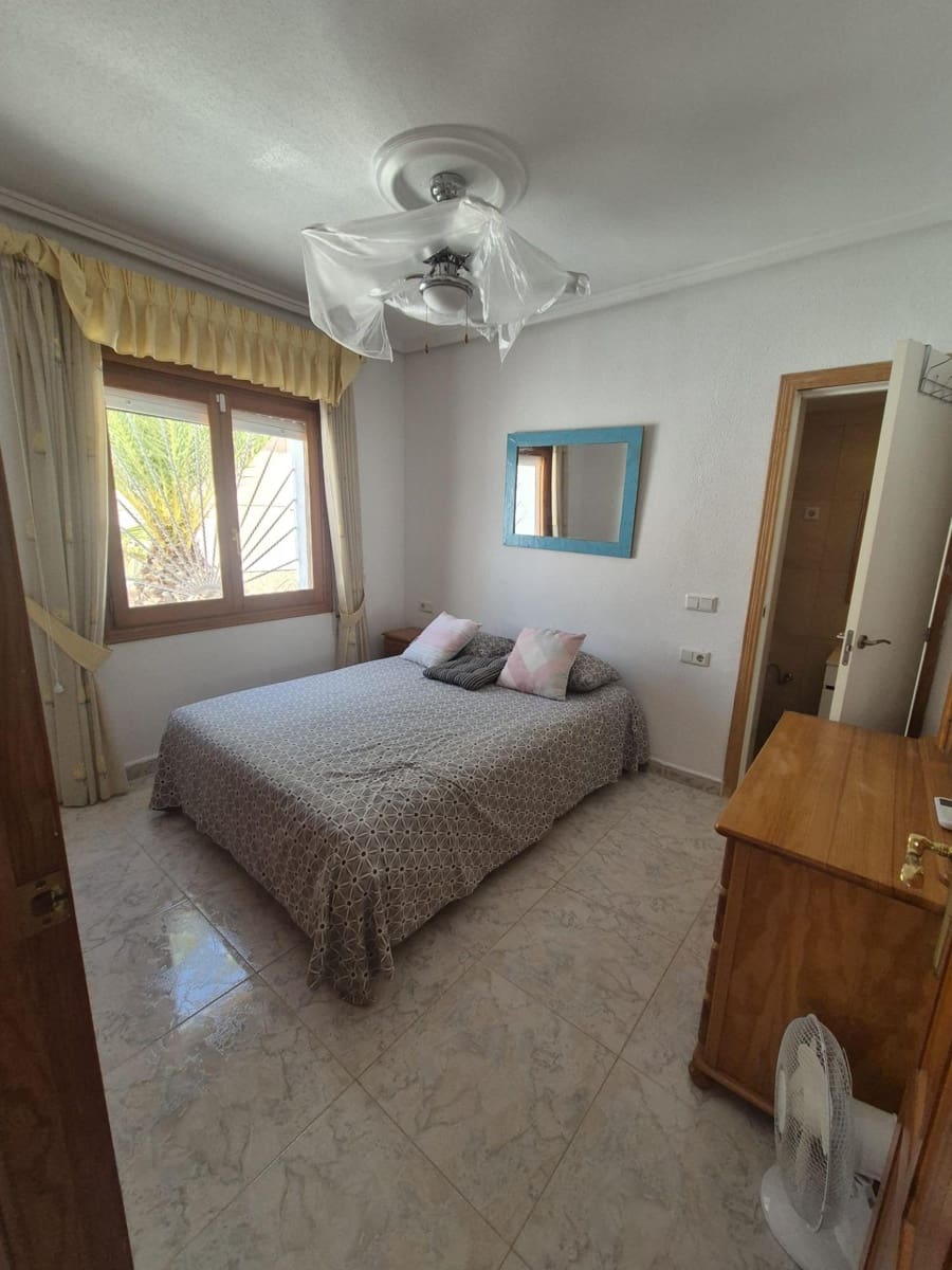 4 makuuhuone Paritalo myytävänä paikassa La Marquesa mukana uima-altaan - 459 000 € (Ref: 9409671)