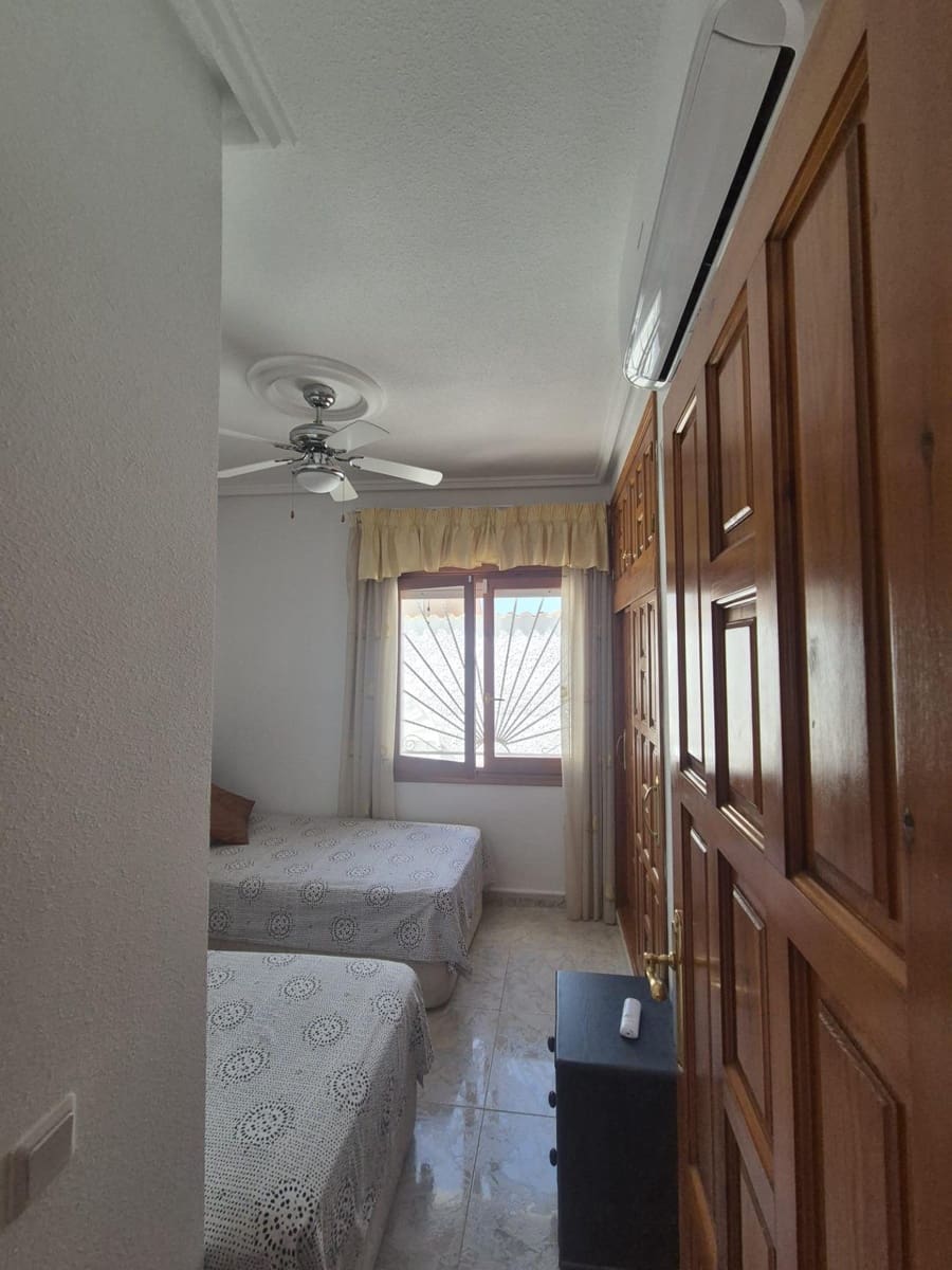 4 makuuhuone Paritalo myytävänä paikassa La Marquesa mukana uima-altaan - 459 000 € (Ref: 9409671)