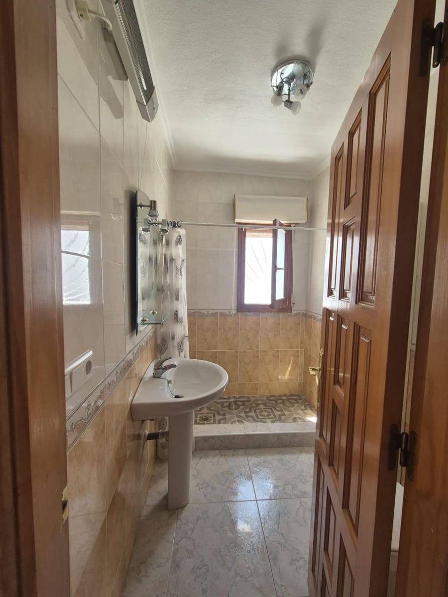 4 makuuhuone Paritalo myytävänä paikassa La Marquesa mukana uima-altaan - 459 000 € (Ref: 9409671)