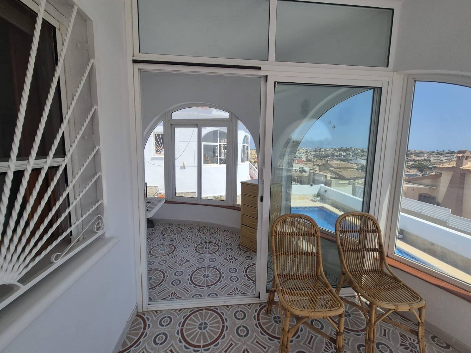 4 makuuhuone Paritalo myytävänä paikassa La Marquesa mukana uima-altaan - 459 000 € (Ref: 9409671)