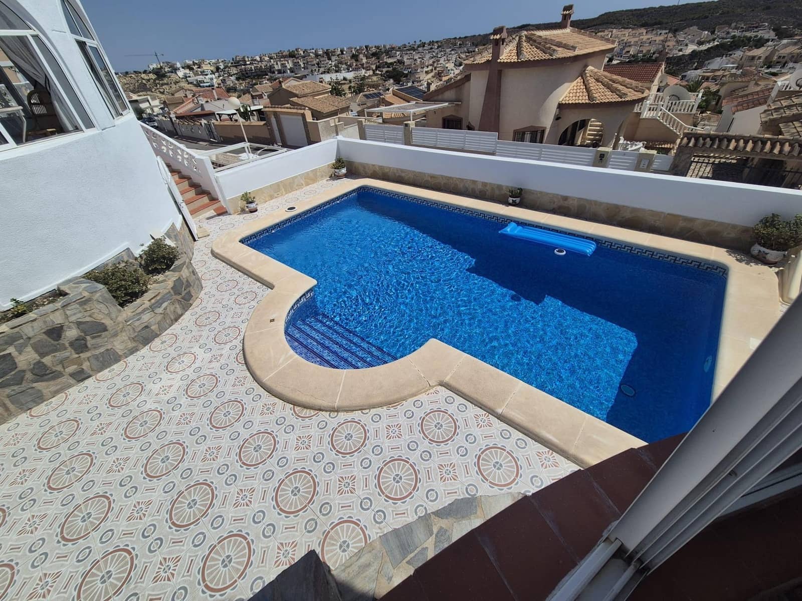 4 makuuhuone Paritalo myytävänä paikassa La Marquesa mukana uima-altaan - 459 000 € (Ref: 9409671)