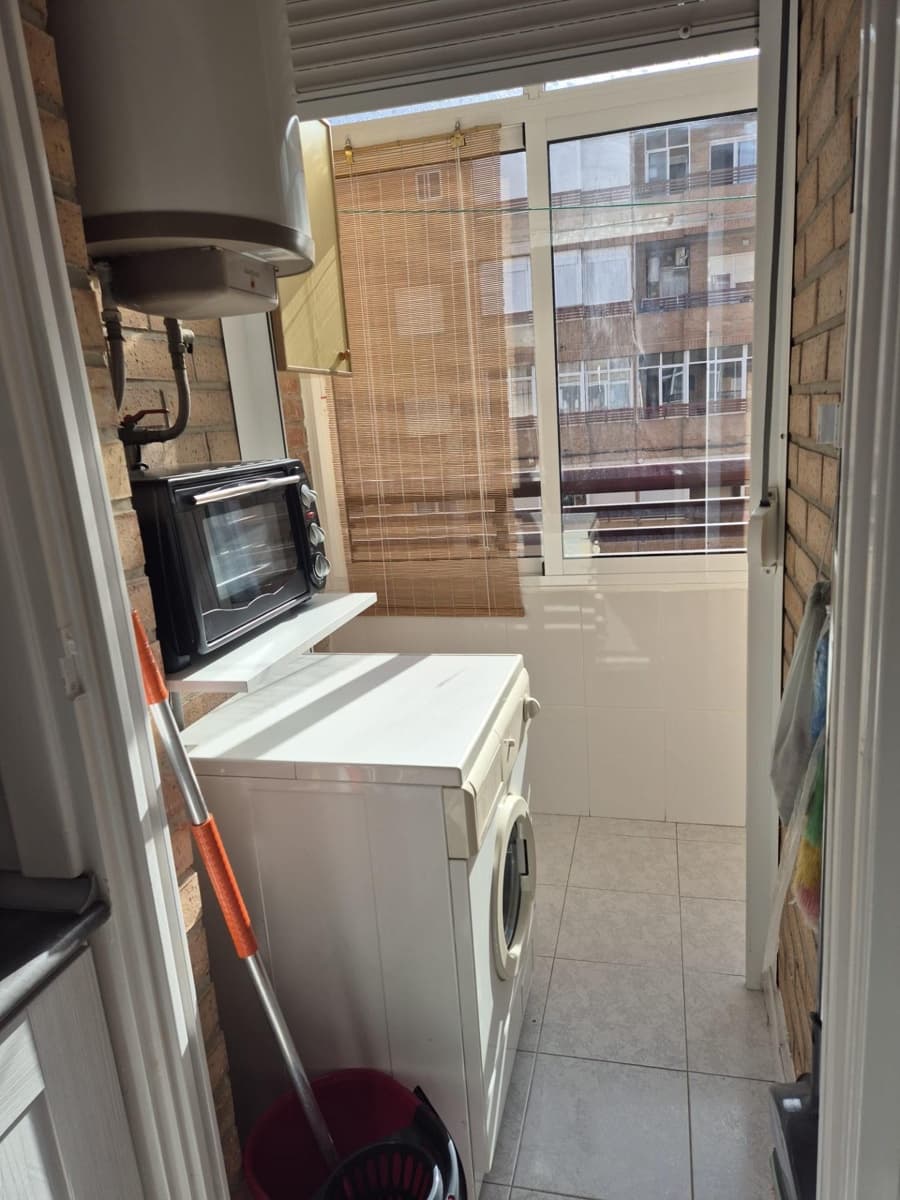 1 bedroom Flat for rent in Torrevieja with pool - € 700 (Ref: 9543594)