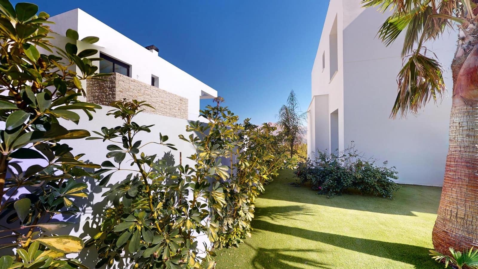 3 bedroom Villa for sale in Polop with pool garage - € 985,000 (Ref: 10005638)