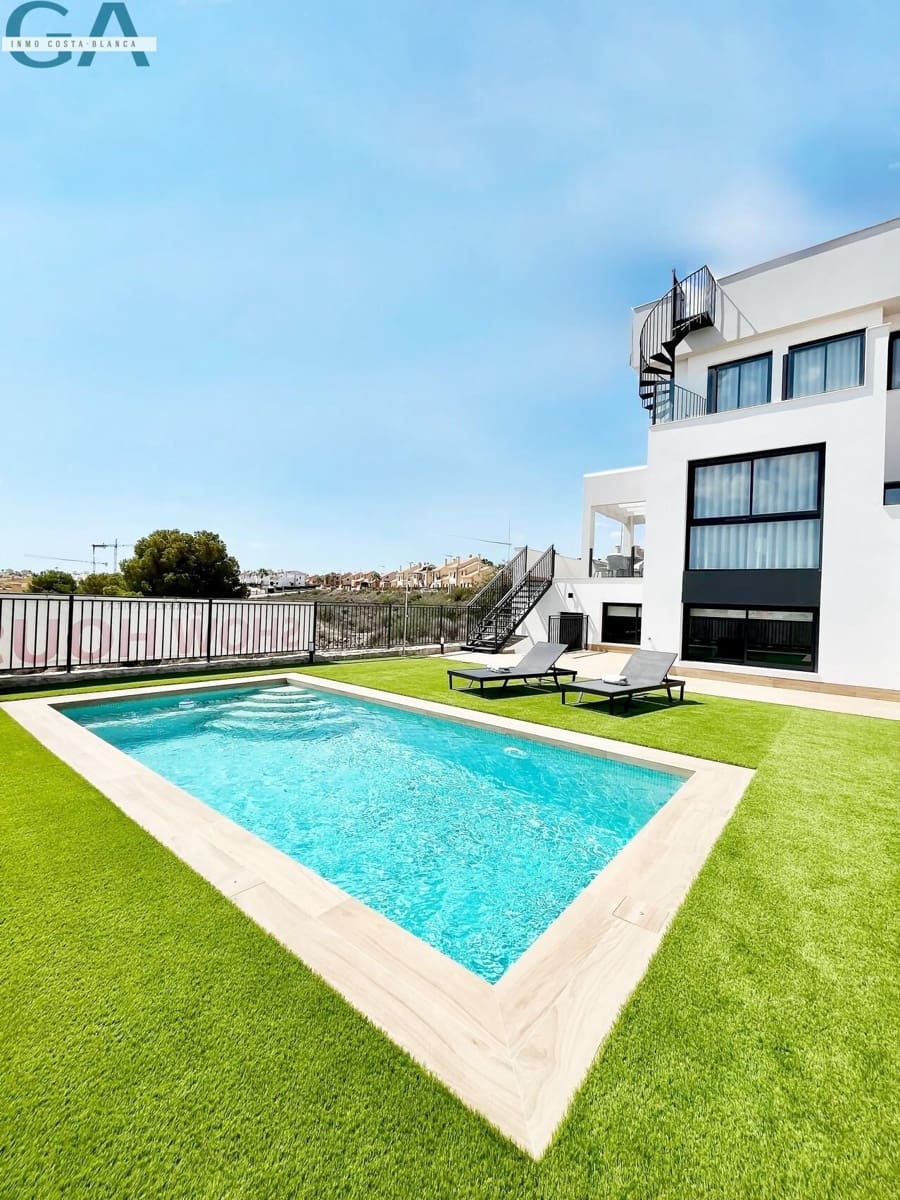 3 bedroom Villa for sale in Algorfa with pool garage - € 528,000 (Ref: 10009108)