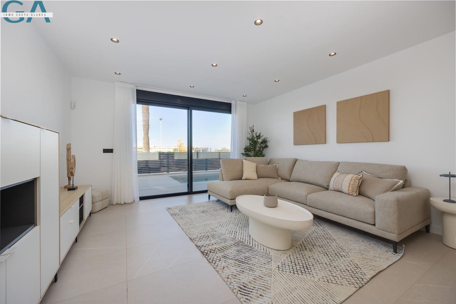 3 soverom Villa til salgs i Torrevieja med svømmebasseng garasje - € 585 000 (Ref: 10180630)