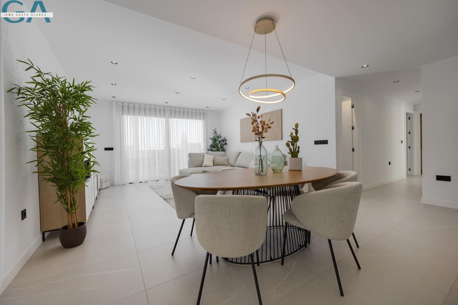 3 soverom Villa til salgs i Torrevieja med svømmebasseng garasje - € 585 000 (Ref: 10180630)