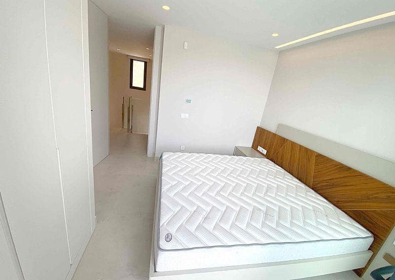 3 bedroom Penthouse for sale in Benidorm with pool garage - € 1,650,000 (Ref: 6325860)