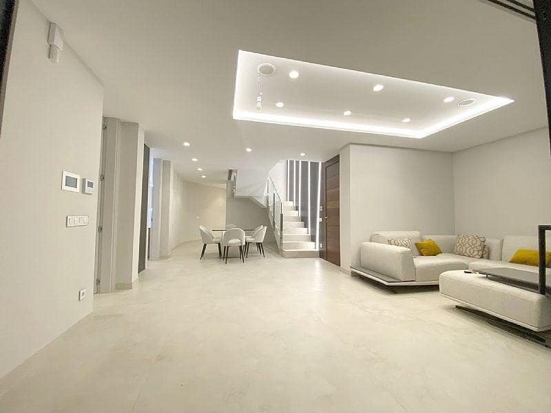 3 bedroom Penthouse for sale in Benidorm with pool garage - € 1,650,000 (Ref: 6325860)