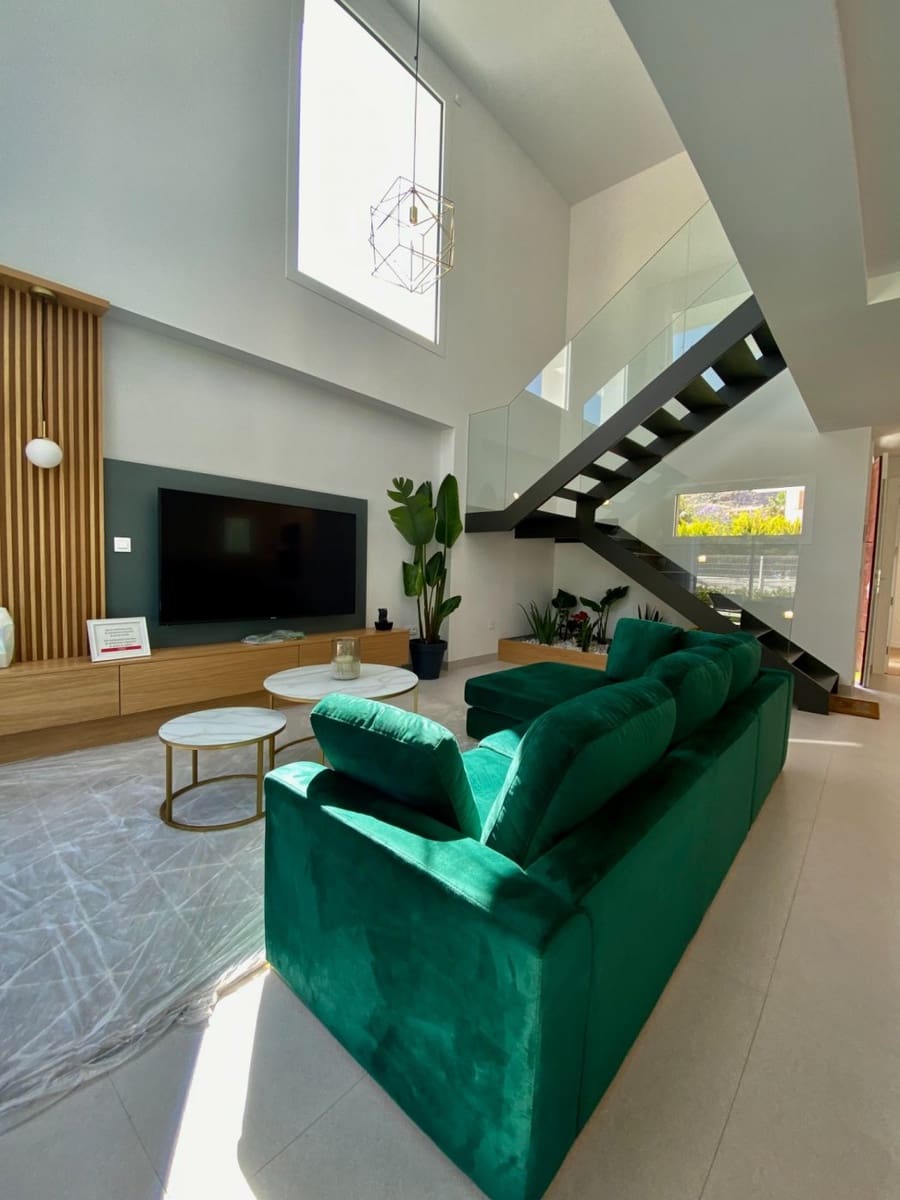 3 bedroom Villa for sale in Finestrat with pool - € 870,000 (Ref: 6384025)