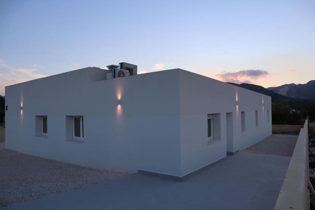 3 bedroom Villa for sale in La Romana with pool - € 360,000 (Ref: 6514755)