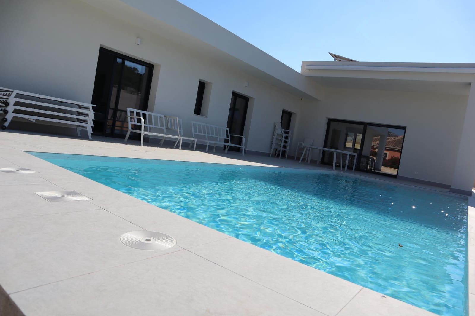 3 Zimmer Villa zu verkaufen in La Romana mit Pool - 360.000 € (Ref: 6514755)