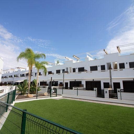 3 soverom Rekkehus til salgs i Pilar de la Horadada med svømmebasseng - € 344 900 (Ref: 7467392)