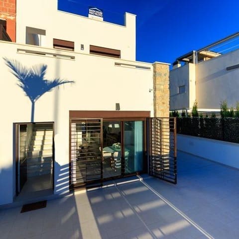 3 soverom Rekkehus til salgs i Pilar de la Horadada med svømmebasseng - € 344 900 (Ref: 7467392)