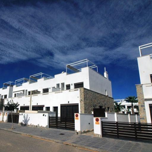 3 soverom Rekkehus til salgs i Pilar de la Horadada med svømmebasseng - € 344 900 (Ref: 7467392)