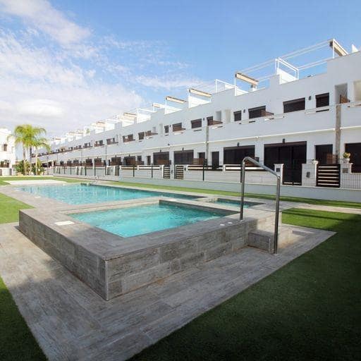 3 soverom Rekkehus til salgs i Pilar de la Horadada med svømmebasseng - € 344 900 (Ref: 7467392)