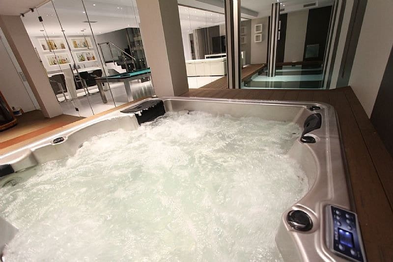 4 bedroom Villa for sale in Calpe / Calp with pool garage - € 1,890,000 (Ref: 7813861)