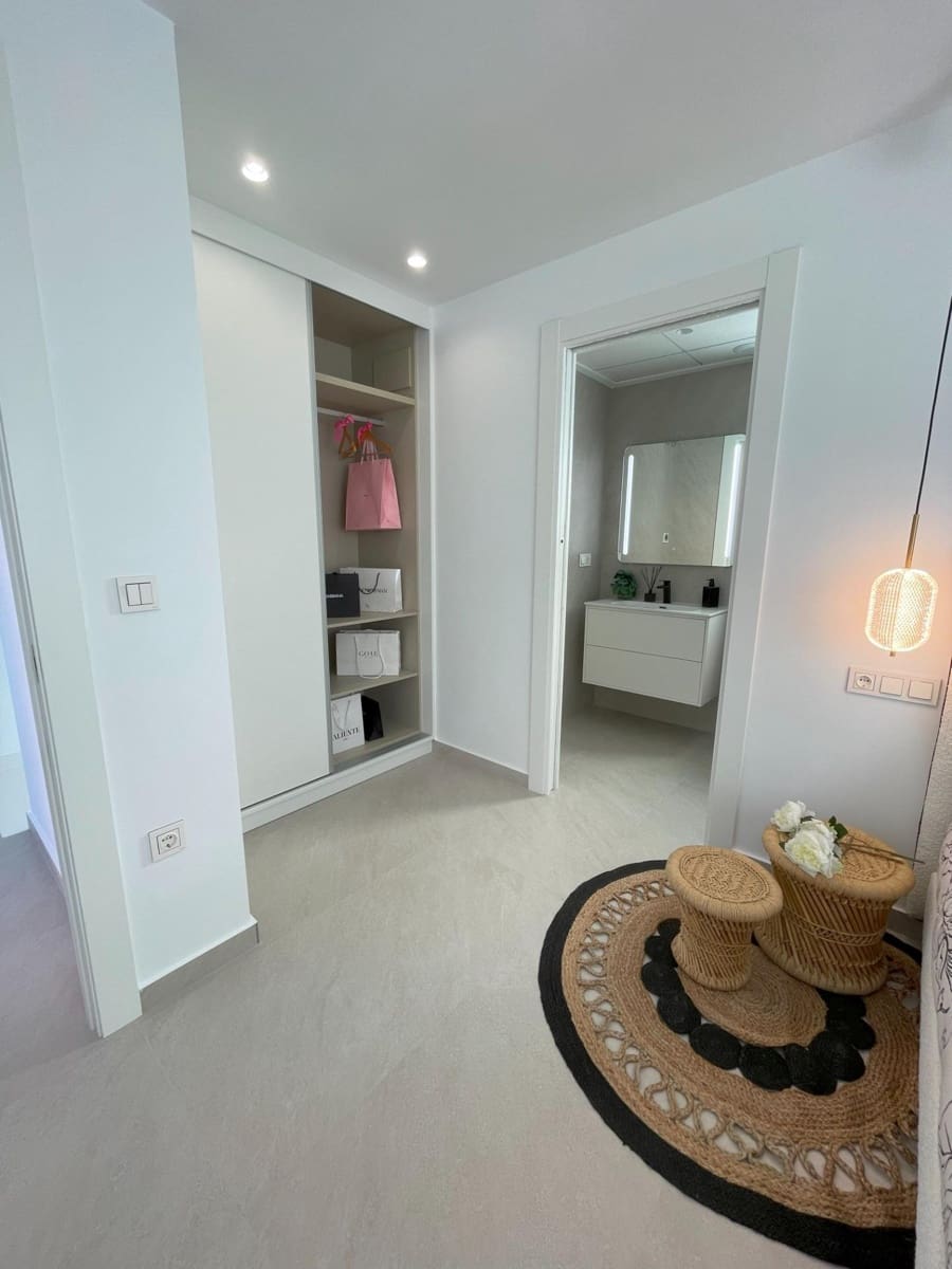 Chalet de 3 habitaciones en Rojales en venta con piscina - 549.000 € (Ref: 7986087)