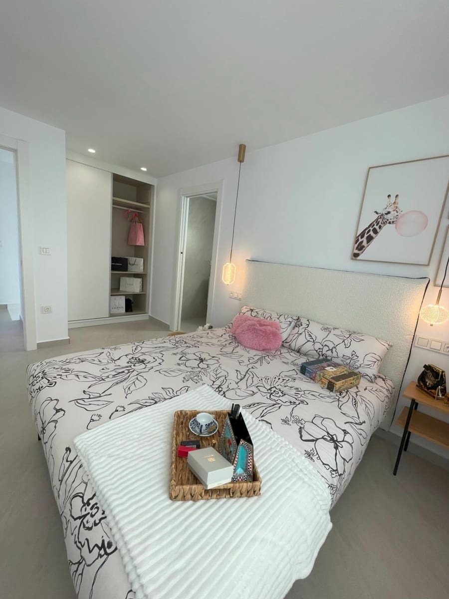 Chalet de 3 habitaciones en Rojales en venta con piscina - 549.000 € (Ref: 7986087)